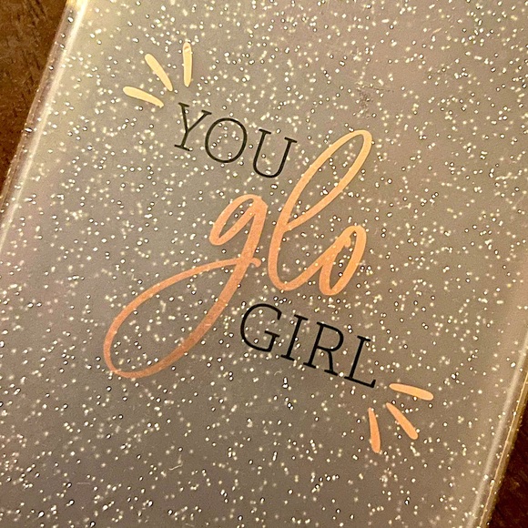 iPhone 11 girly sparkly case to give a daughter a niece or even for yourself! - Picture 1 of 2
